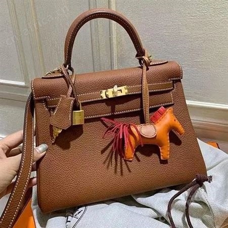 奢侈品包包手表 二手闲置品出售 高价回收 现场交易 正规平台全国连锁