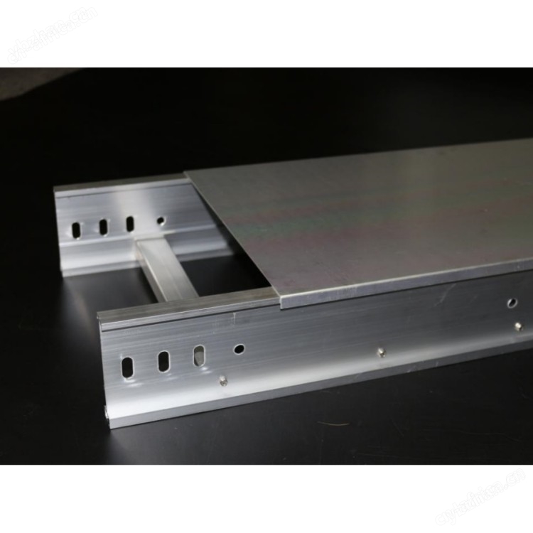 638670832994395109453.jpg 铝合金槽式防火喷塑桥架