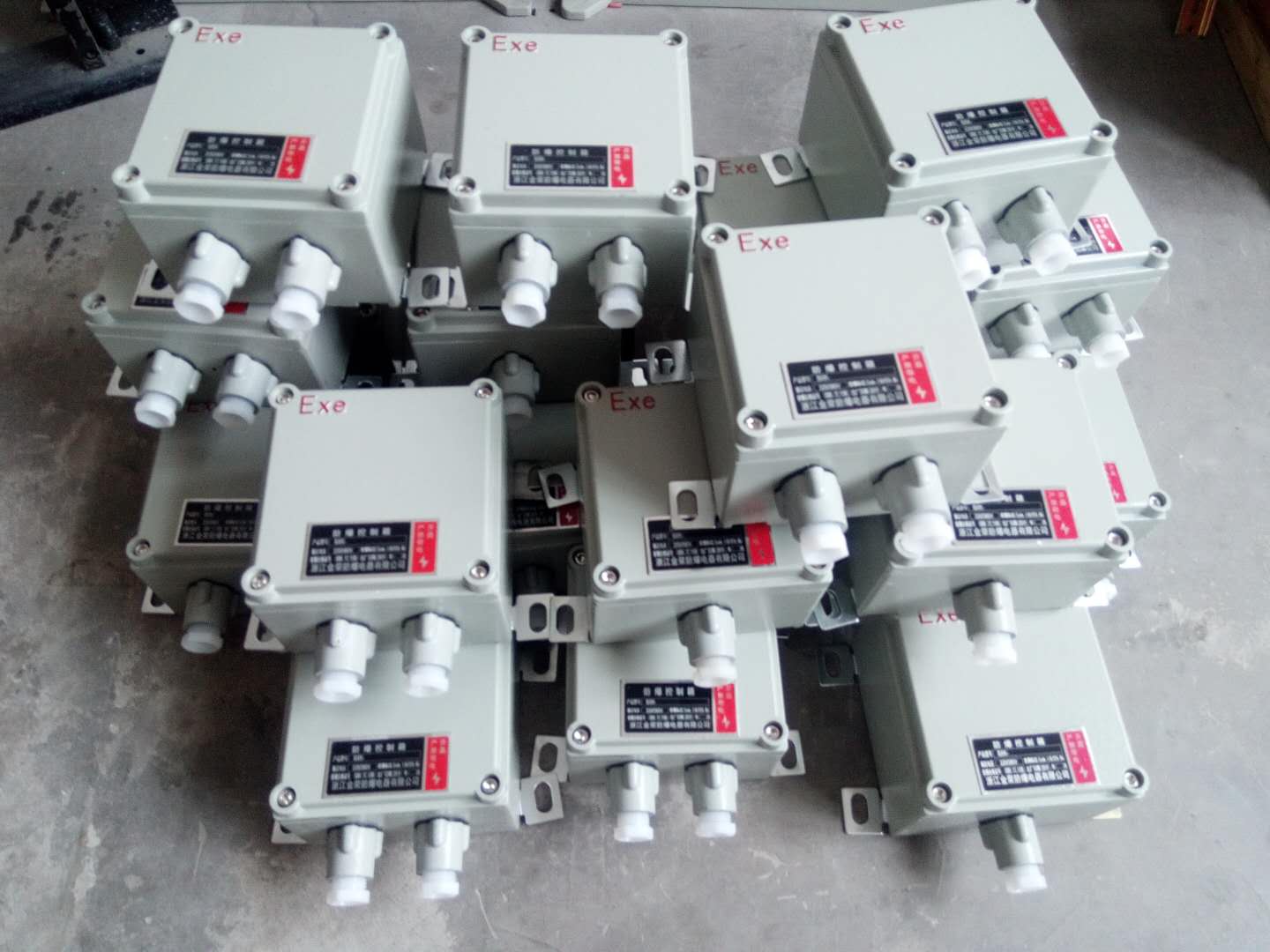 西安监控防爆接线箱,防爆电源箱