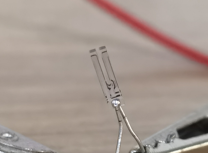 晶振外壳脱落还能用吗？